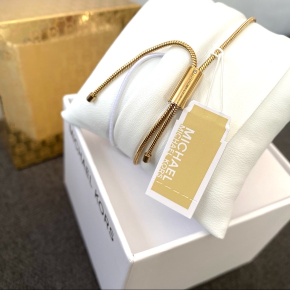 Authentic MK gold tone heart adjustable bracelet - Picture 5 of 5